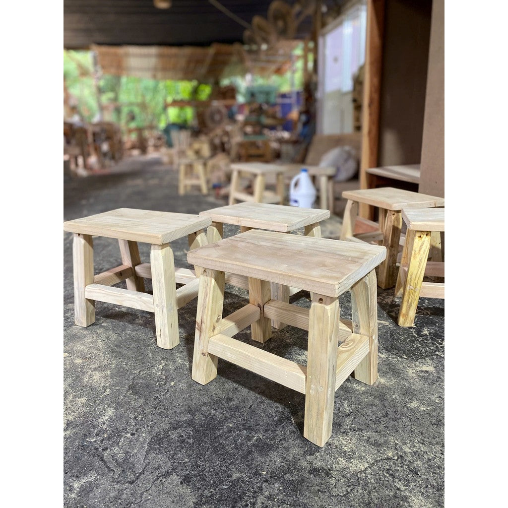 Ghế Đẩu Gỗ Thông Thô Mộc Xước Giả Cổ 20x30x30 – Sơn Bảo Vệ Kháng Nước